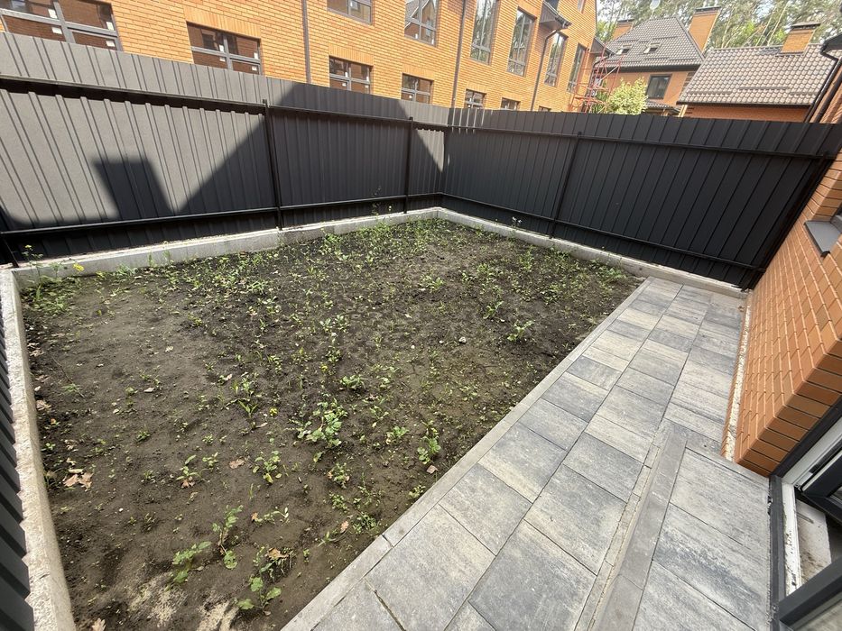 Таунхаус в центрі Ірпеня! Окремий двір!