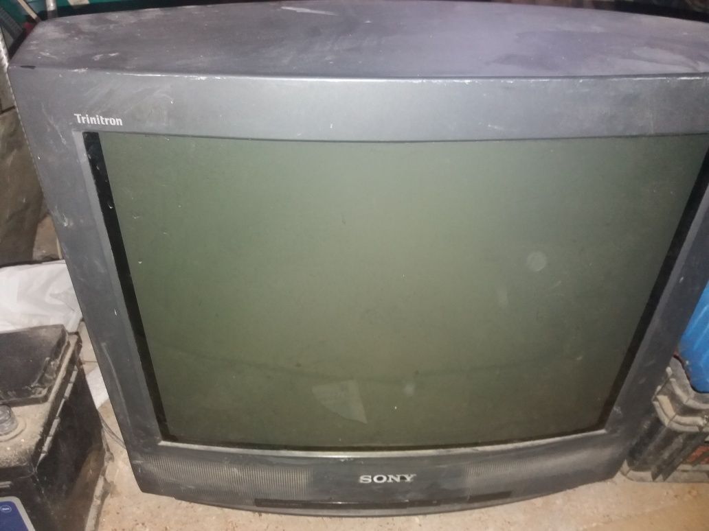 Продам старий робочий телевізор SONY