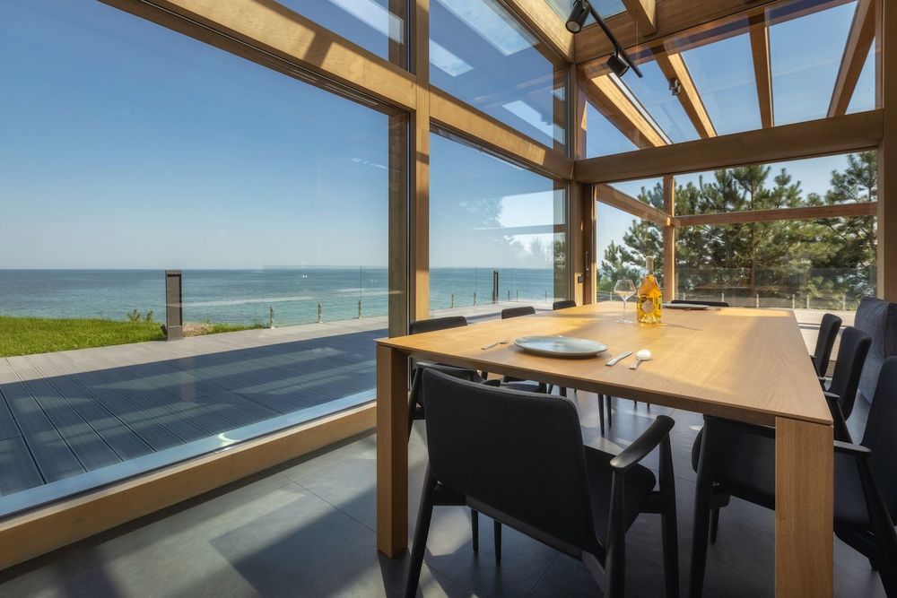 Дом-бункер Джеймса Бонда от KAGER на Киевском море за btc. Свой пляж!