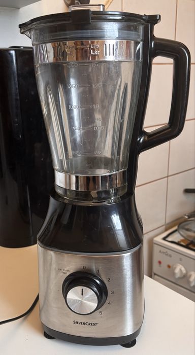 Blender kielichowy SilverCrest z kruszeniem lodu