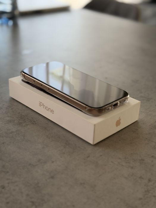 Iphone 16 pro Desert Titanium
