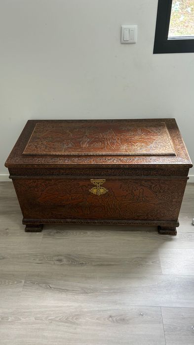 Arca/Baú vintage de arrumação, clássica toda em madeira,