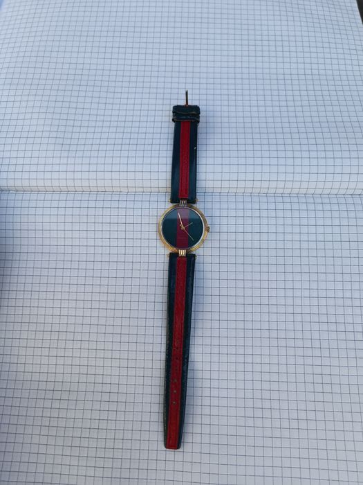 Часи,годинник GUCCI кварцові