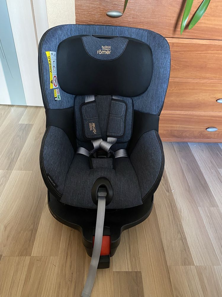 Автокрісло Britax Romer Dualfix M i-SIZE з 3 міс.до 4 років