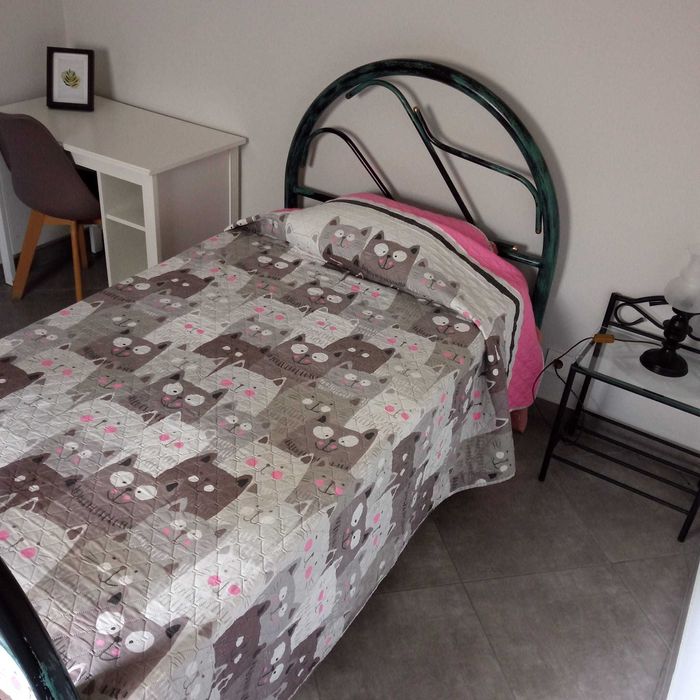 Quarto aluga-se - Camarate