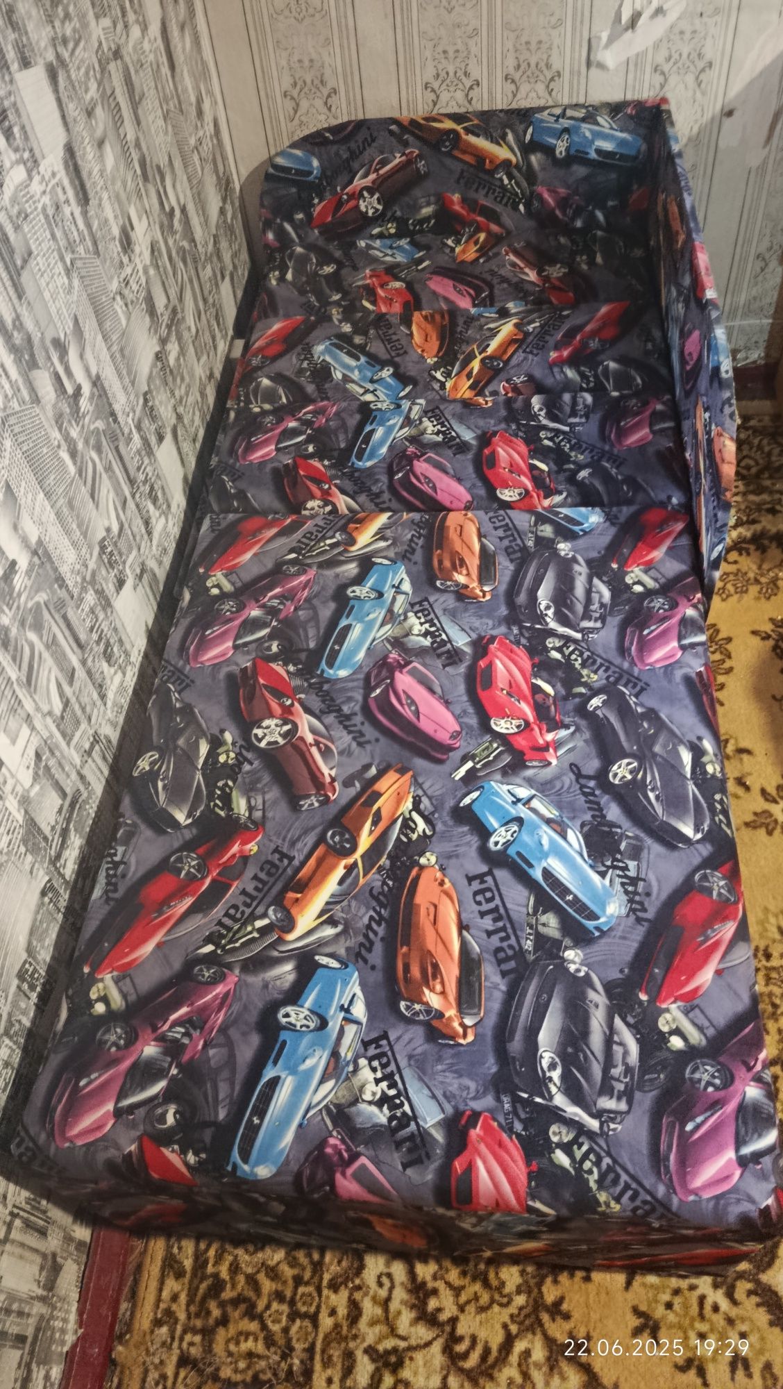 Продам диван кубик