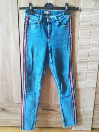 Spodnie dżinsy rurki z paskiem po bokach XXS 34 Cropp