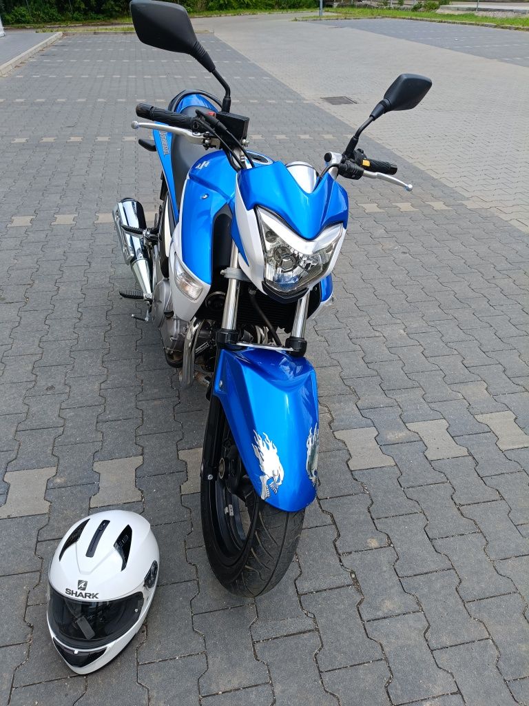 Motocykl Suzuki GW250 Inazuma