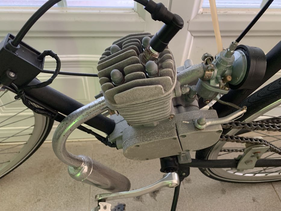 Reservada - Bicicleta com motor