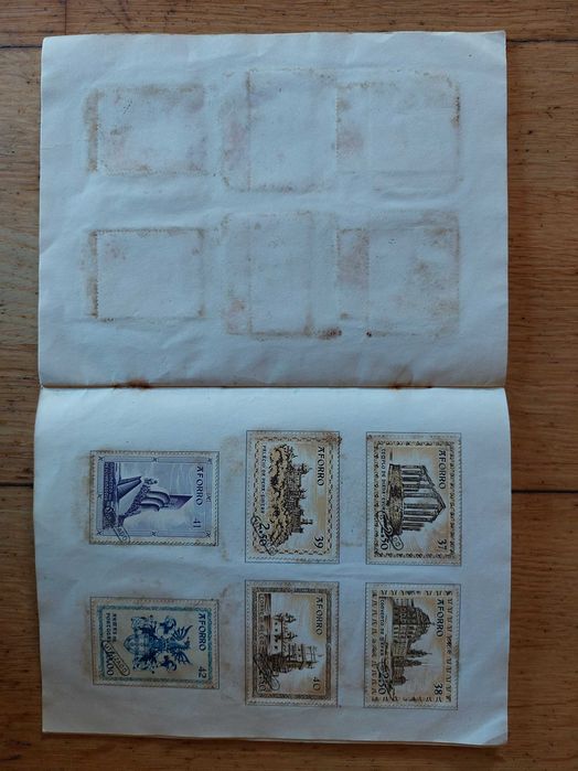 Caderneta de cromos "Coleção de Castelos e Monumentos" - Completa