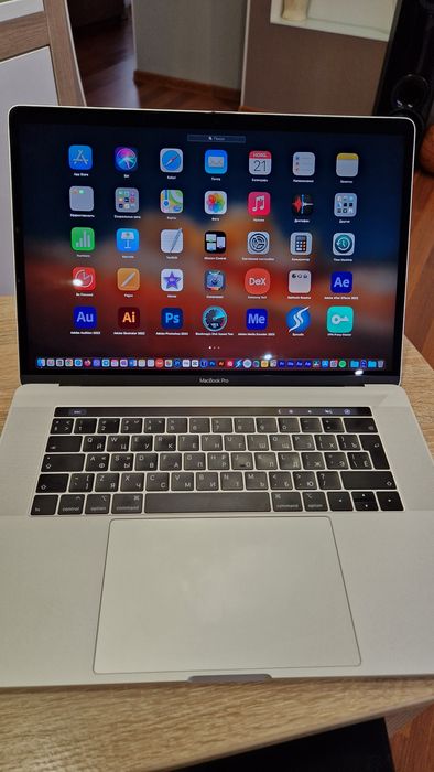 Macbook Pro 15' i7 2.6GHz, 32Gb DDR4, RadeonPro 555X, 1Tb ssd