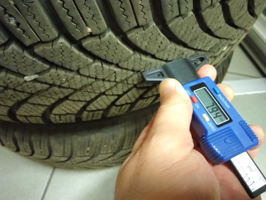 Opony zima Bridgestone Blizzak LM 005 z felgami VW 205/55 R16 jak NOWE