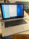 Netbook que faz de tablet
