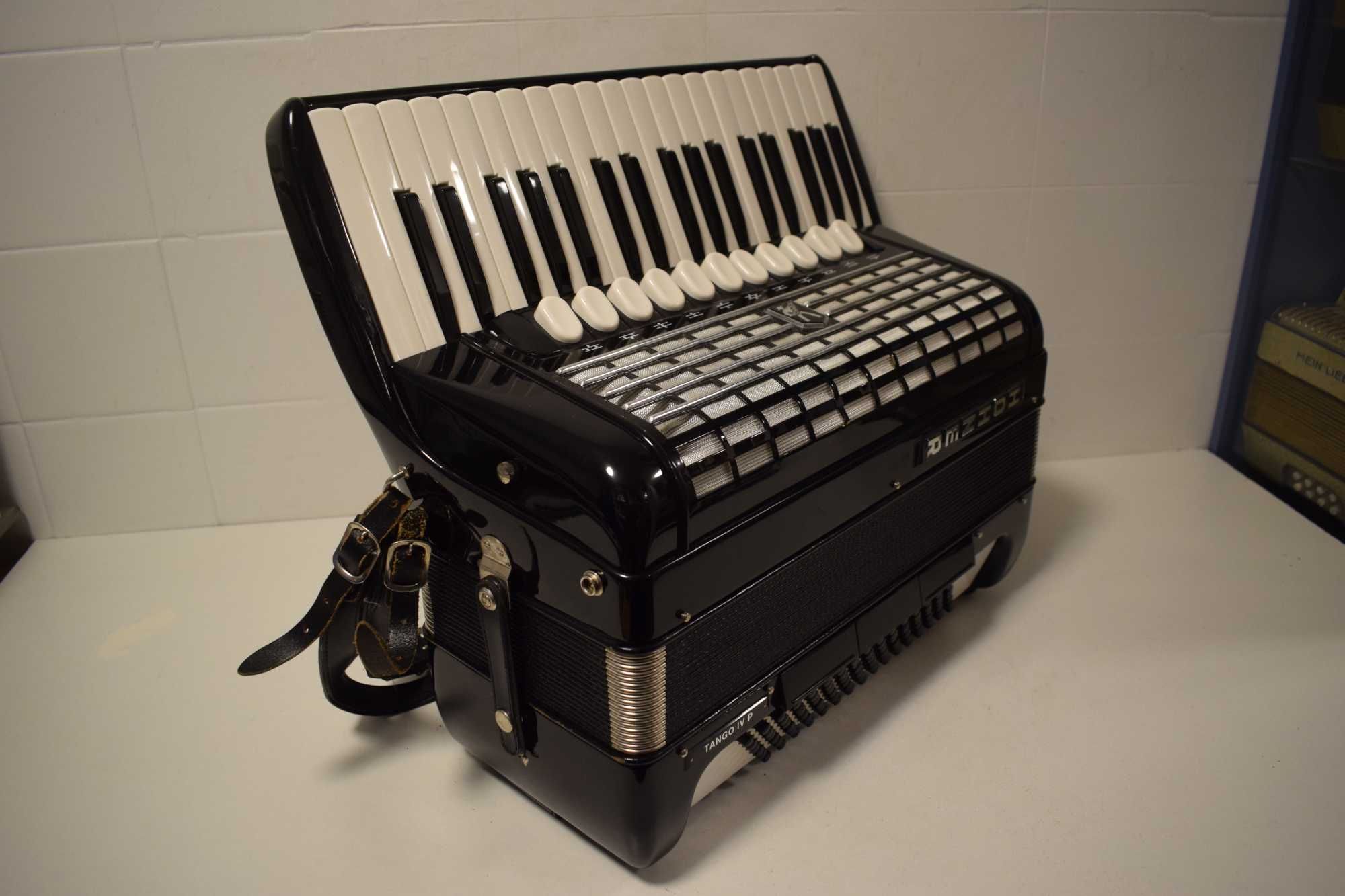 Acordeao Hohner Tango IV P 4 Voz 96 Baixox, N . 01