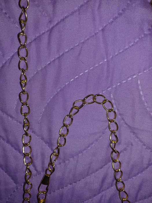 Clutch vermelha em forma de lábios