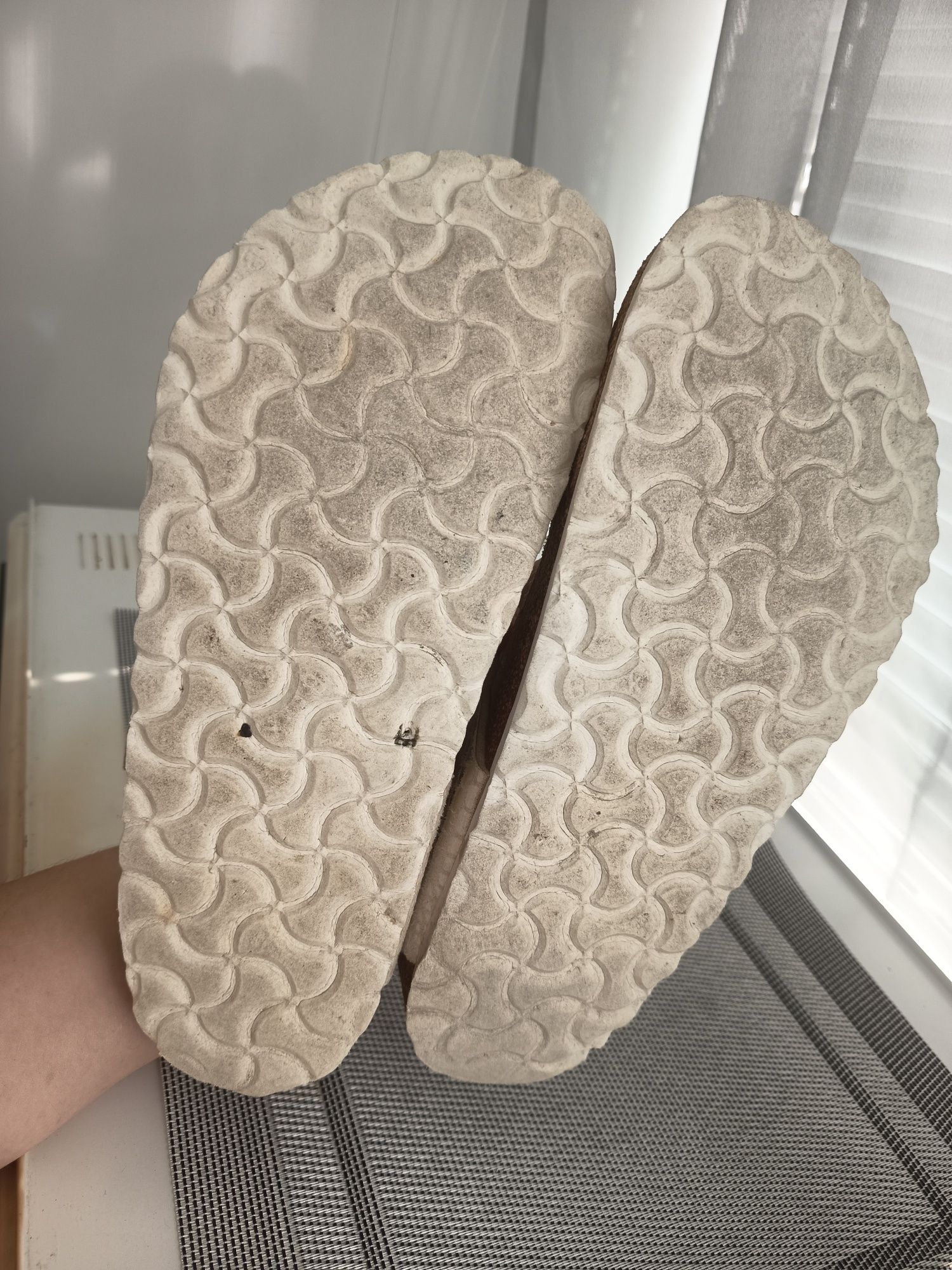 Биркенштоки шкіряні шльопанці в'єтнамки Birkenstock Gizeh 38 білі