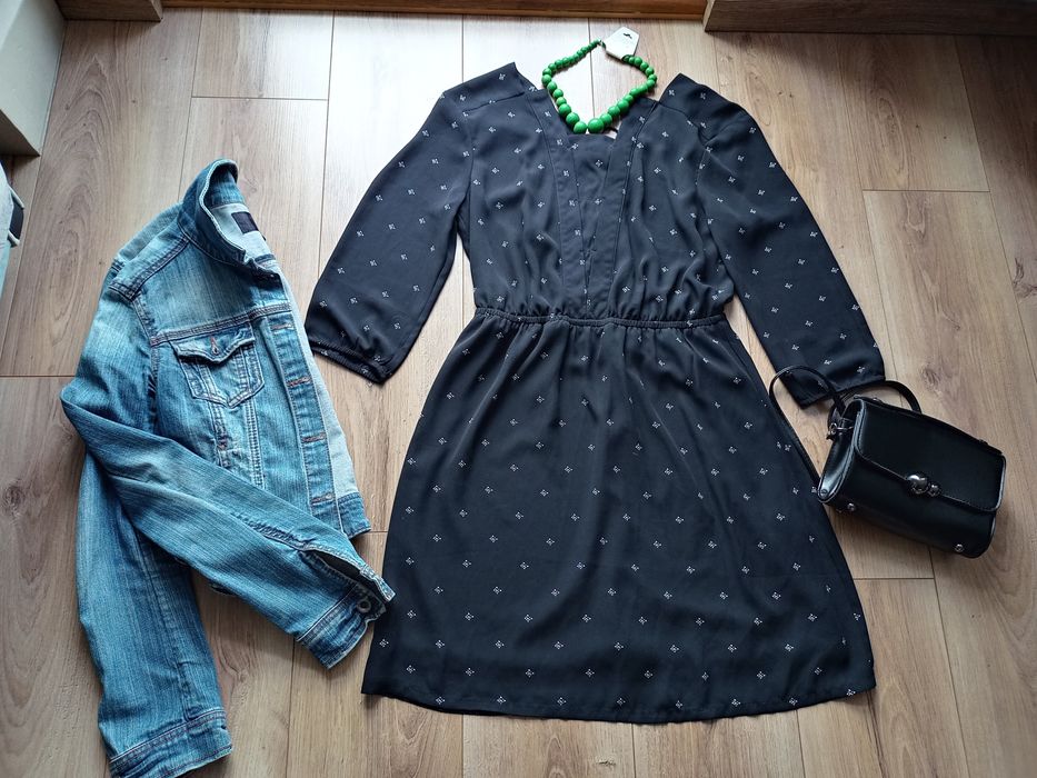 Czarna sukienka rozmiar 38