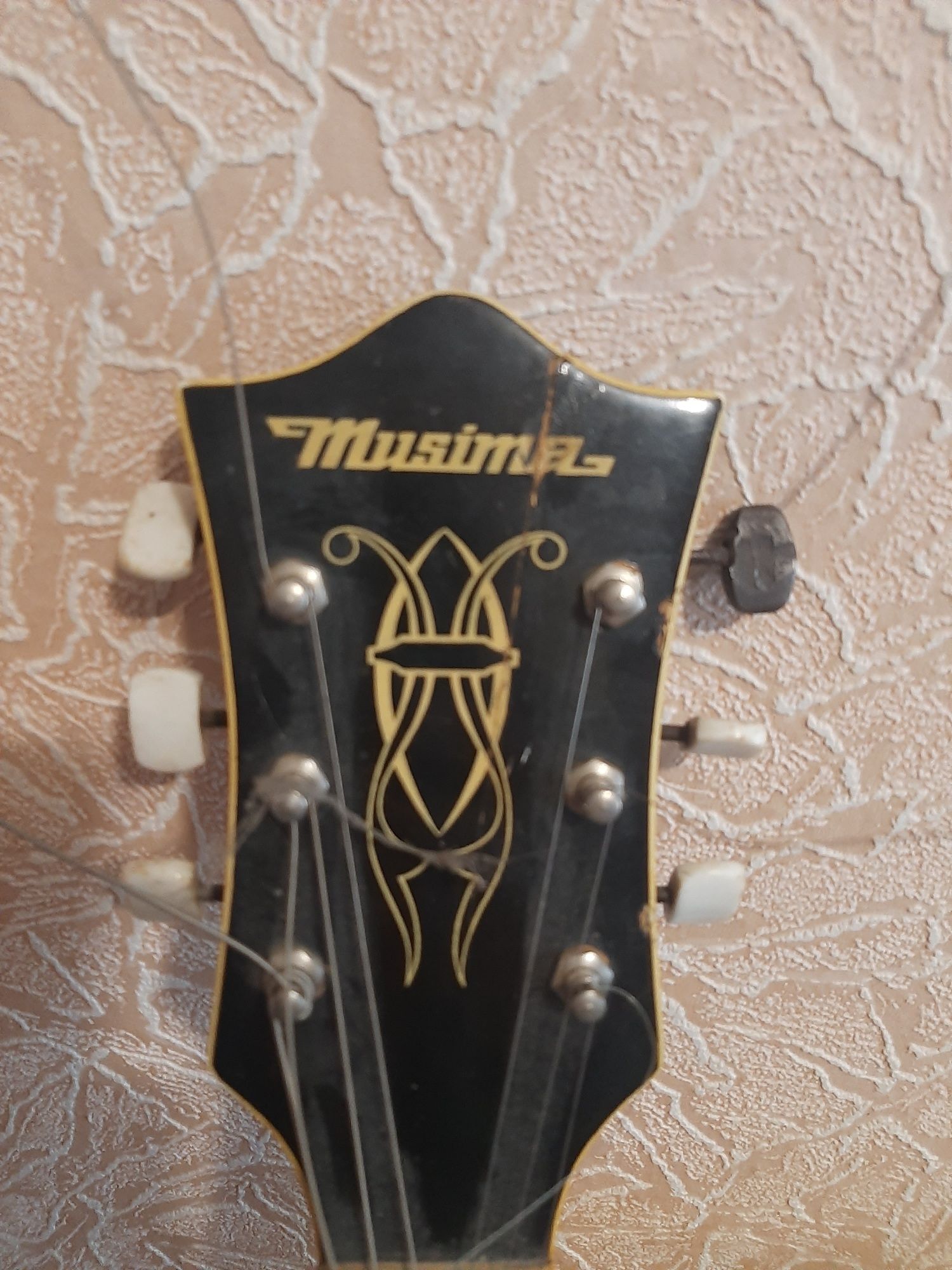 Продам электрогитару Musima Deluxe