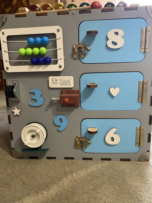 Бізікуб, куб для розвитку дитини