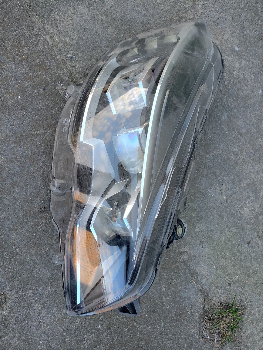 Peugeot 508 Lampy przód Full led