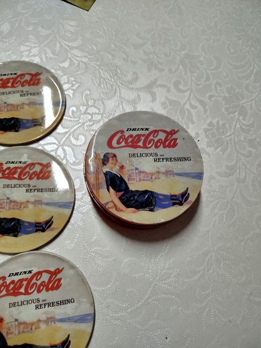 Base para copos da Coca-Cola vintage, em ótimo estado.