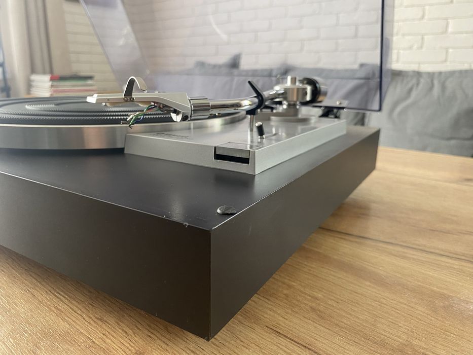 Gramofon Yamaha YP-211
