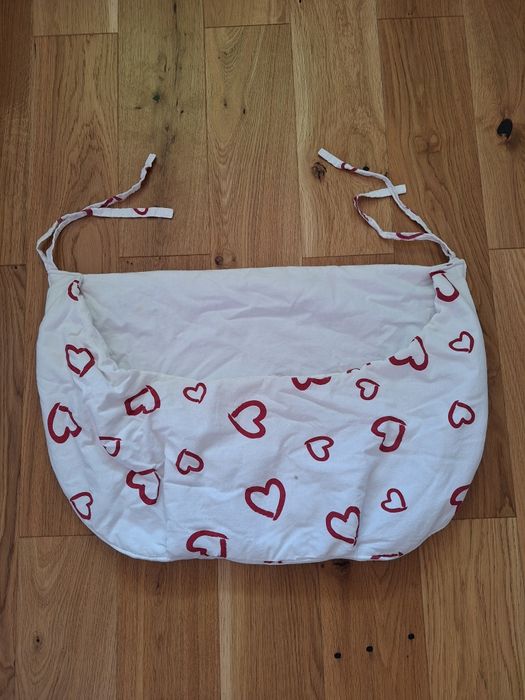 Organizer na pampersy pieluszki do łóżeczka