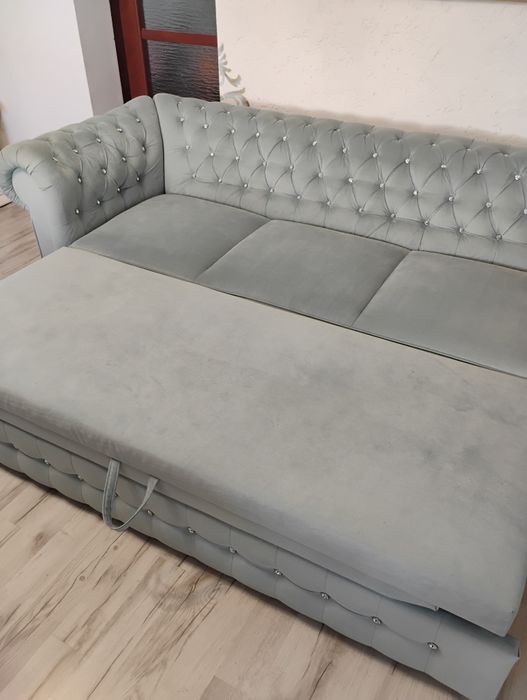 Kanapa ChesterField błękitna z cyrkoniam z funkcją spania i