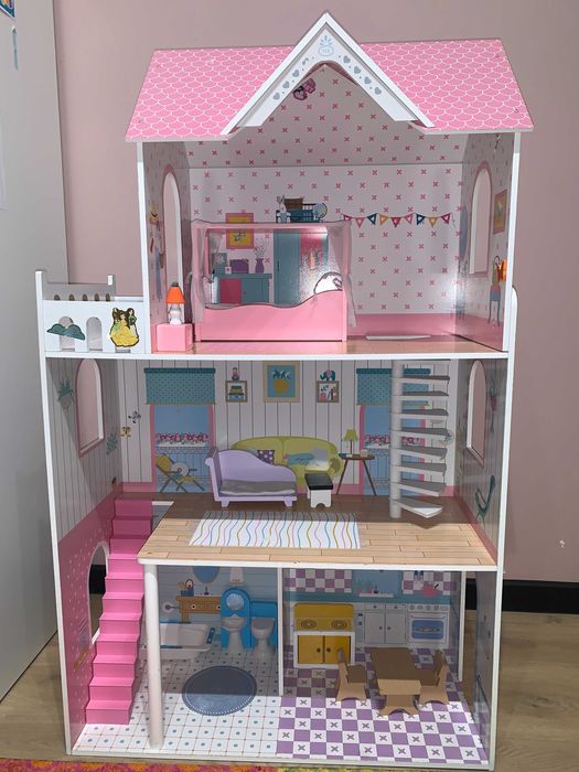 3 piętrowy domek dla lalek. Stan b. dobry!
