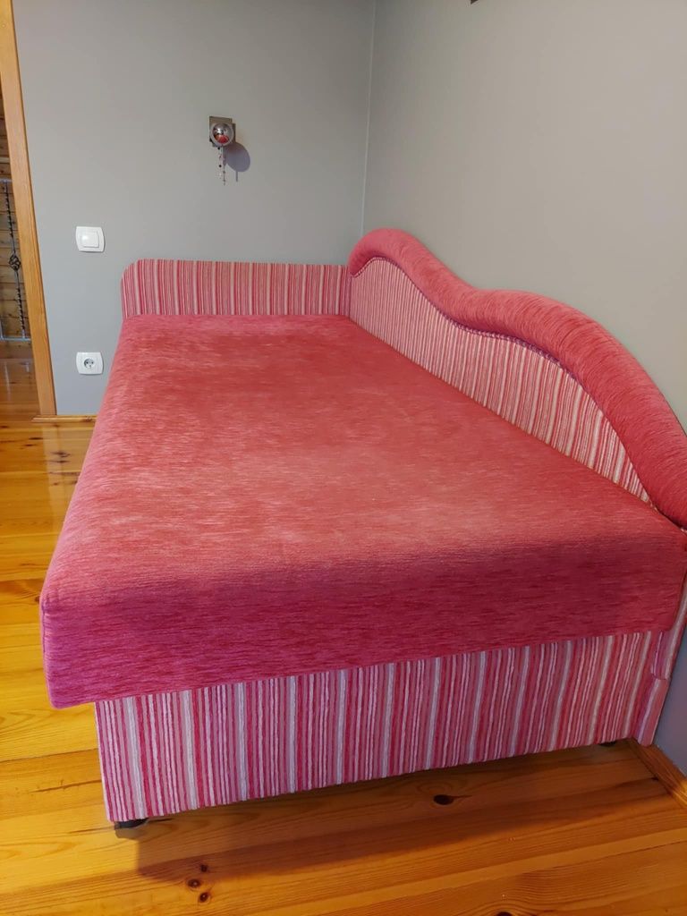 Łóżko 85x190 z pufami