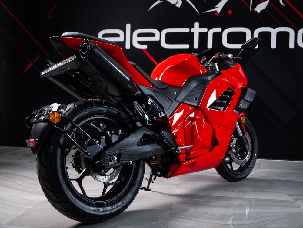 Електромотоцикл Ducati Panigale. 3кВт ланцюг