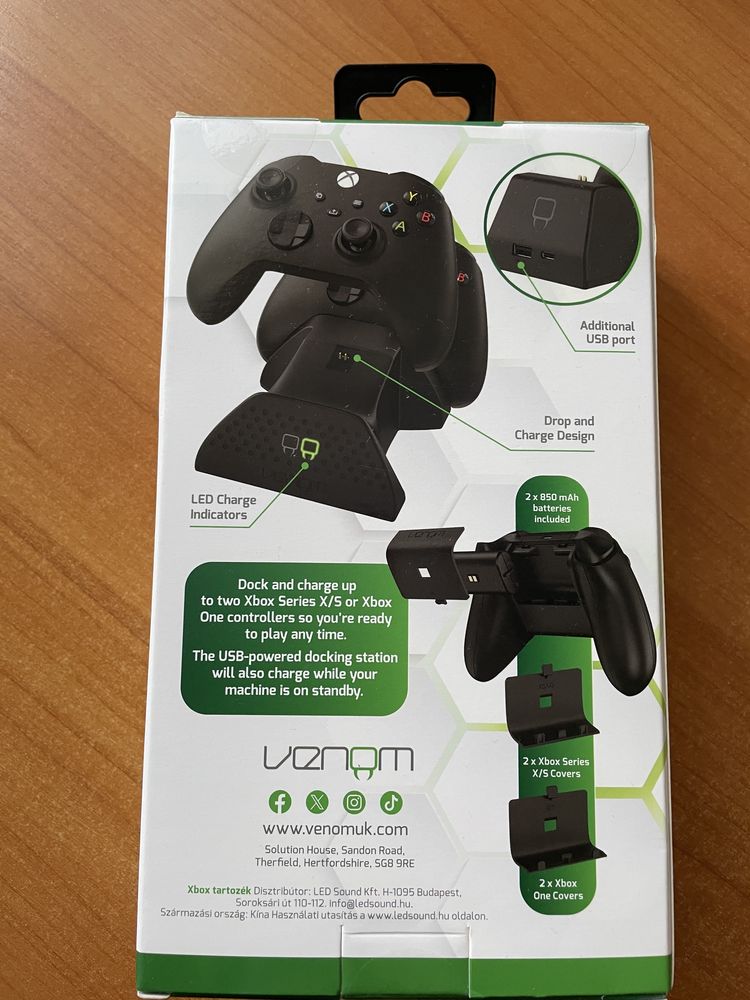 Podwójna stacja dokująca VENOM VS2881 do padów Xbox Series X S One