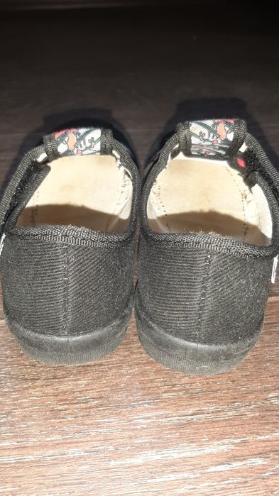 Продам дитячі тапочки в садочок, для дому на липучках 28р і 29