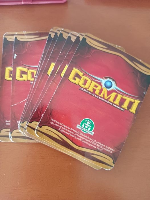 Conjunto de cartas colecionáveis da série Gormiti.

- Cartas com ilust
