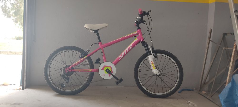Bicicleta menina.
