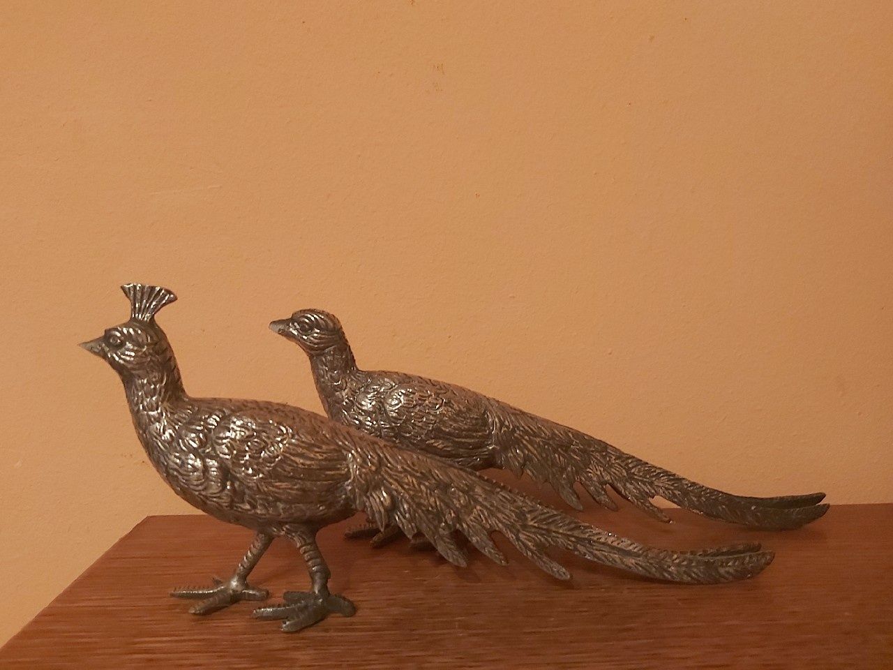 2 piękne figurki holenderskie pawie z mosiądzu XXw.