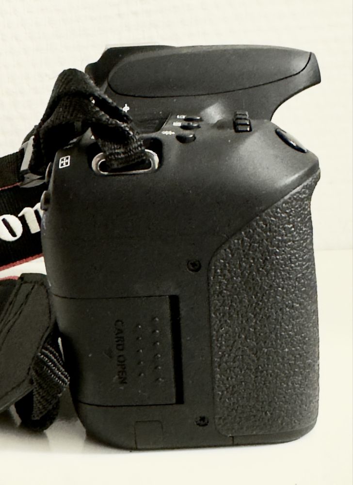 Canon EOS 77D Body – Stan bardzo dobry – Gotowy do działania!