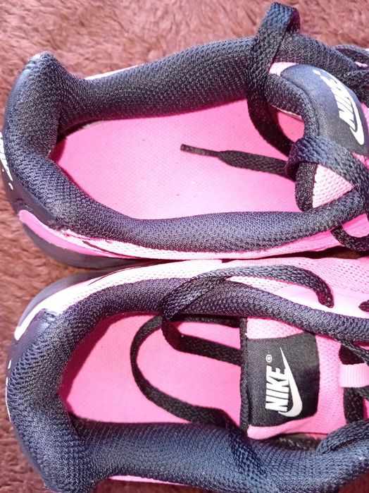 Buty sportowe damskei Nike 38,5