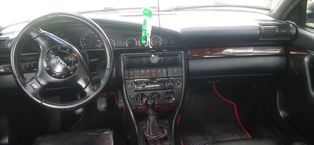 Продам автомобіль ауді а6 с4