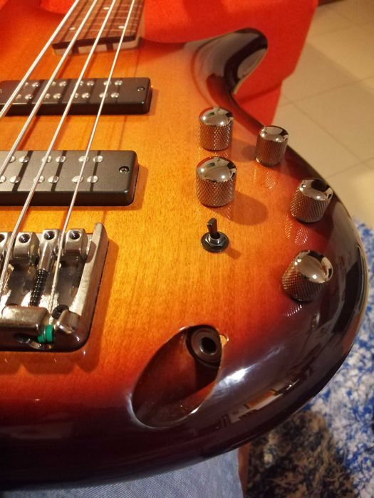 Baixo Fretless - 4 Cordas - Ibanez SR370EF BBT - €280