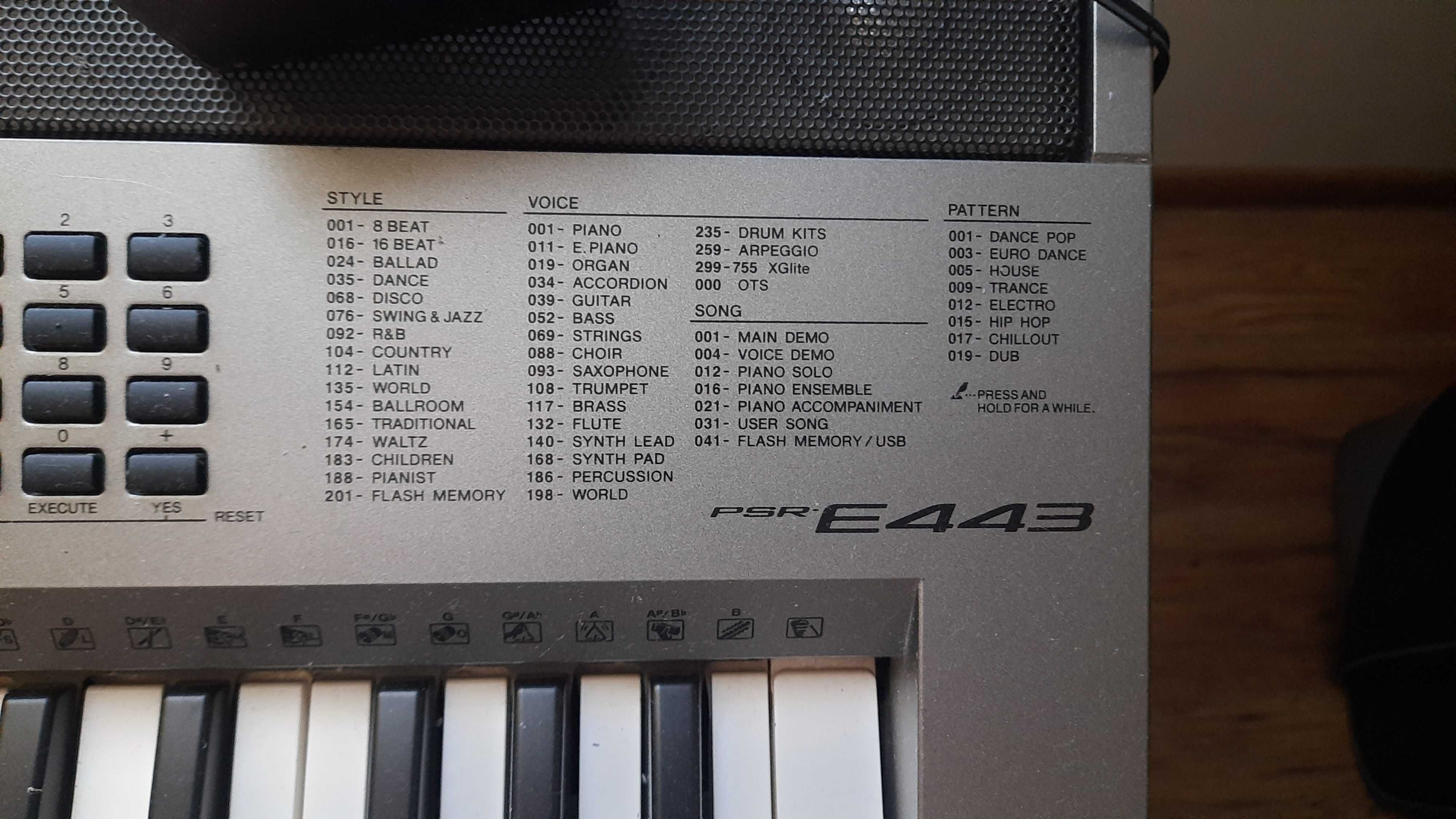 Keyboard yamaha PSR-E443