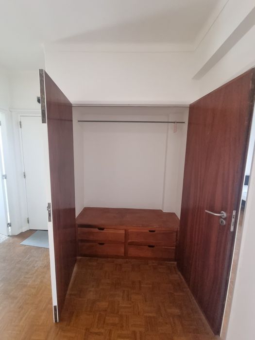 Alugo quarto individual