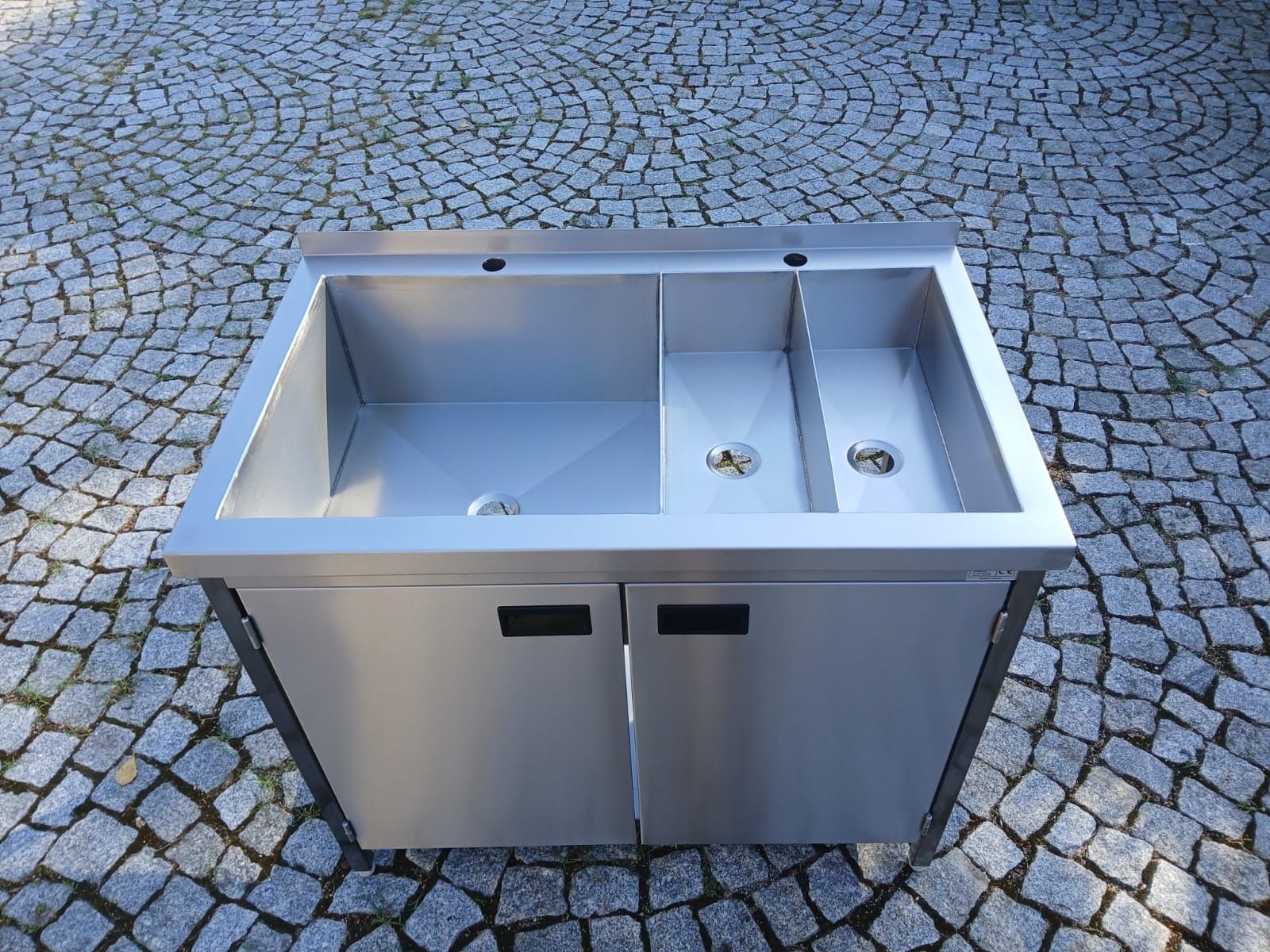 Kąciki sanitarne 100×60×85 trzy komorowy