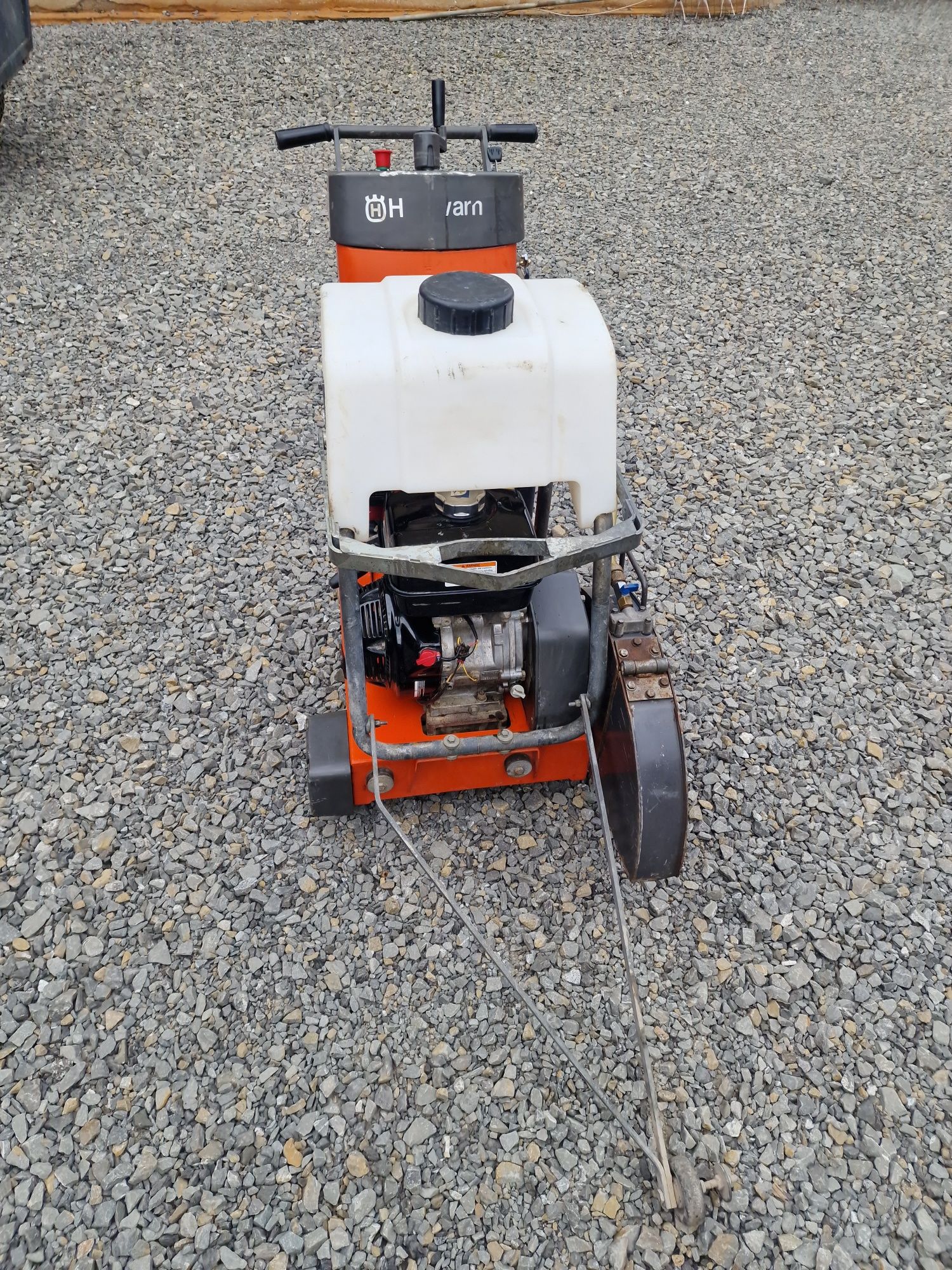 Husqvarna FS 413  silnik Honda  2021 r piła do ciecia betonu asfaltu.