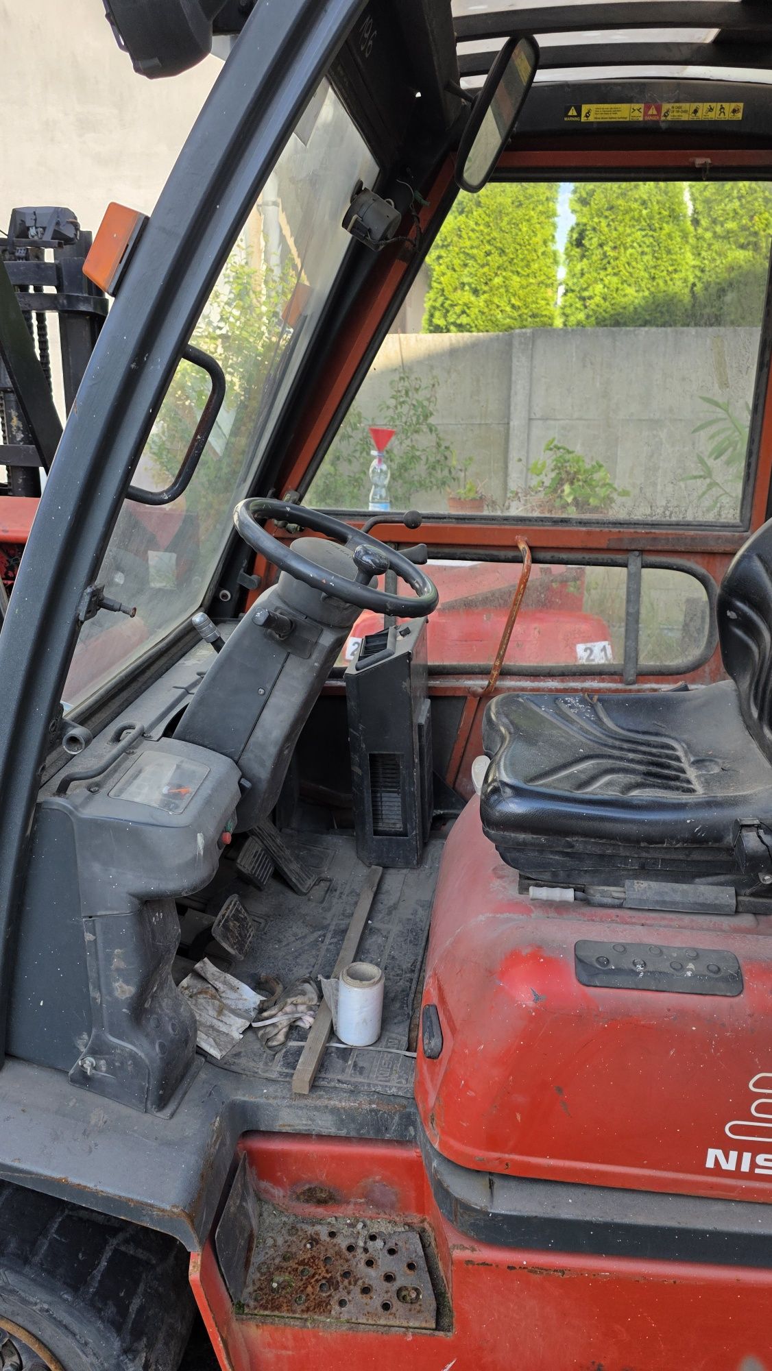 Wózek widłowy nissan 3T