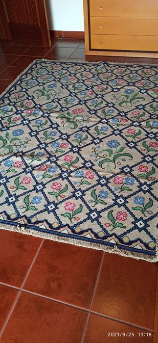 Carpete nova de arraiolos