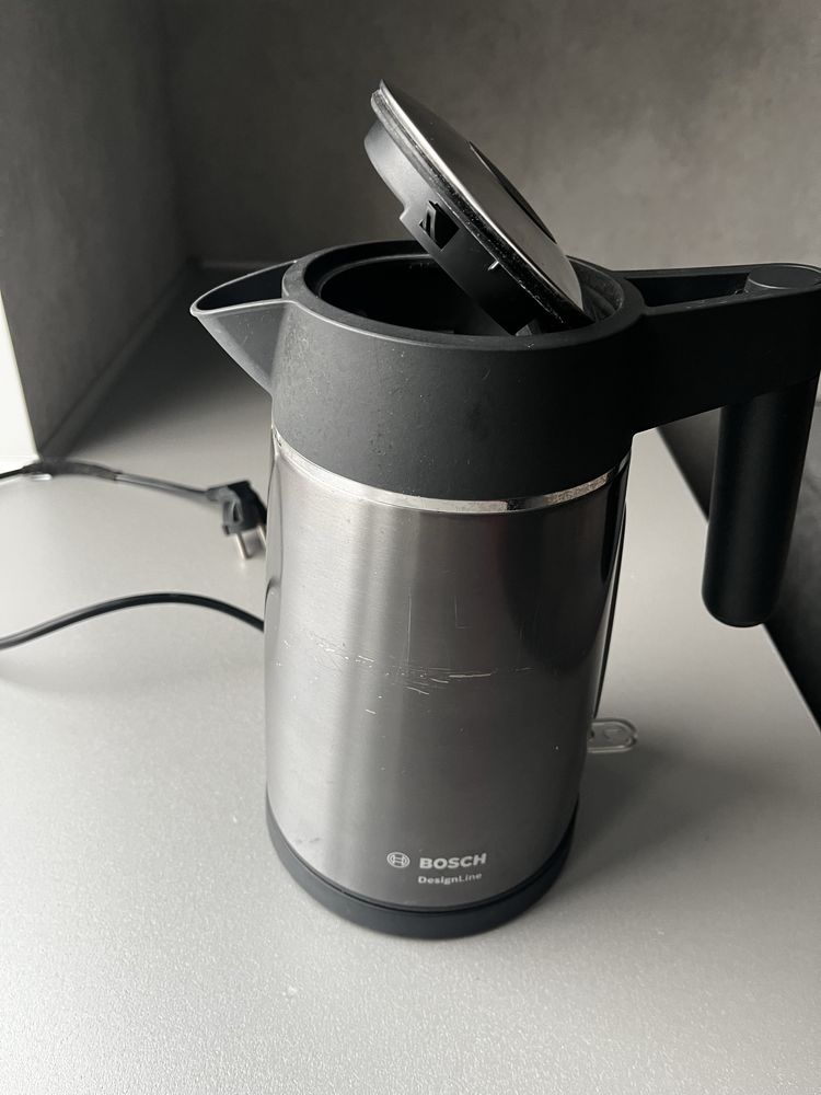 Продам електочайник Bosch б/у на запчасти
