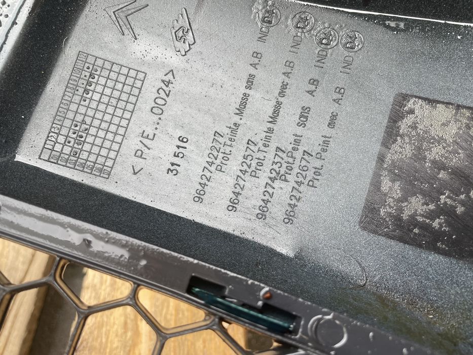 Zderzak przód przedni Citroen C3 pluriel KRZD halogeny kompletny