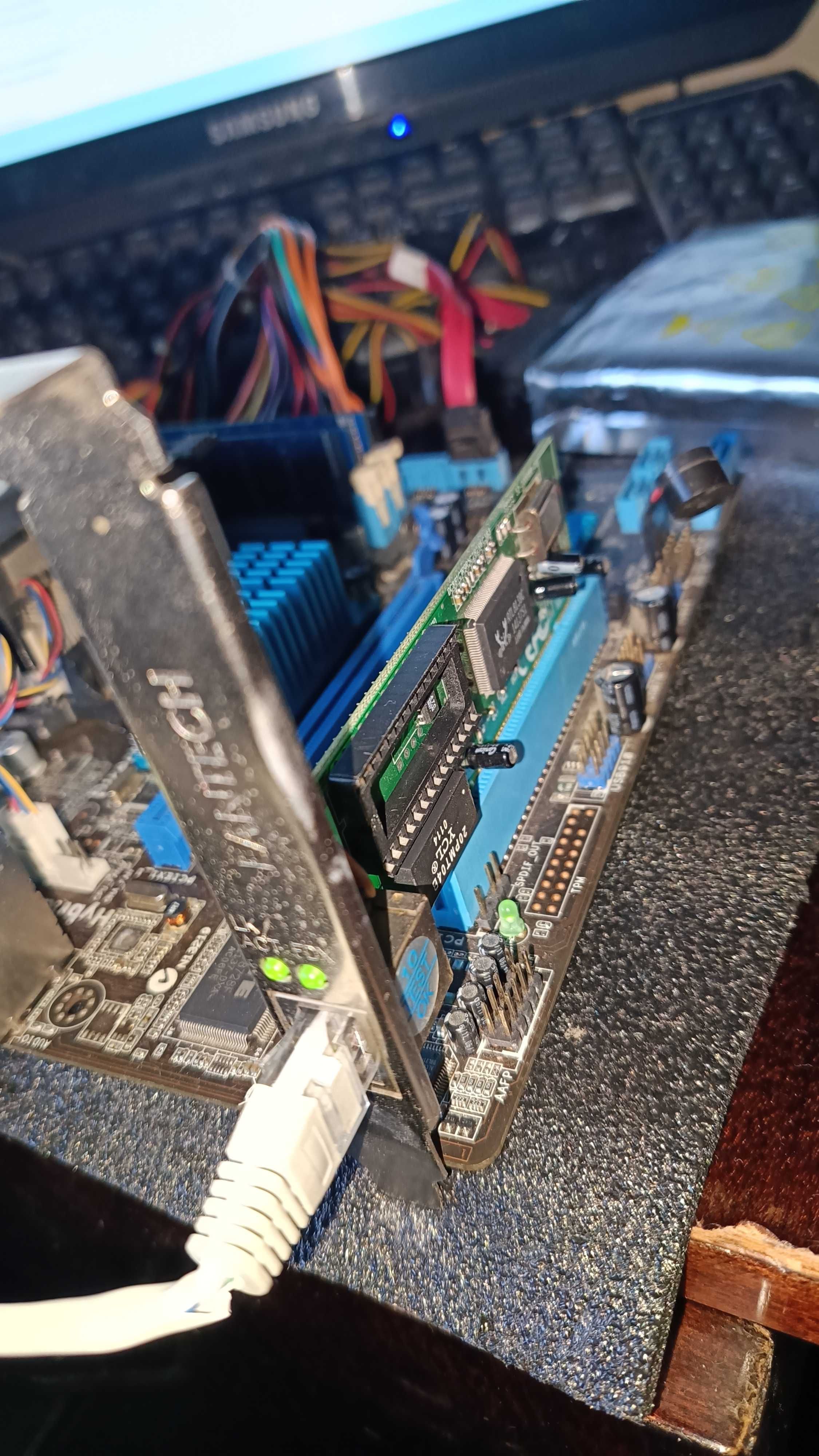 Комплект на сокете AM3+, DDR3, Athlon X2 250