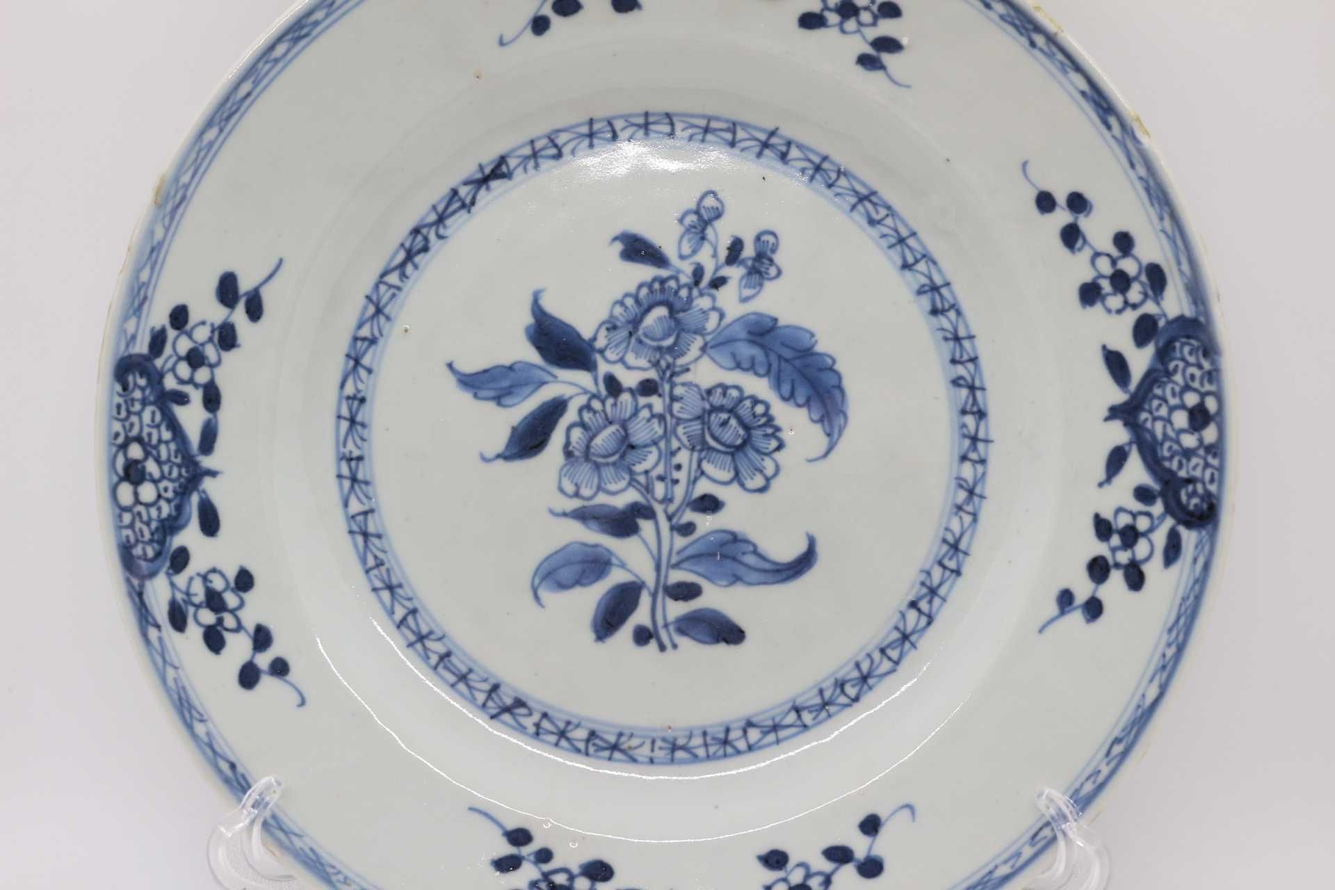 Prato porcelana Chinesa Floral Companhia das índias séc. XVIII/XIX